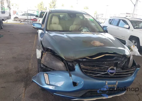 2015 Volvo Xc60 T5 Premier z USA, uszkodzony, nr VIN YV440MDK5F2686907